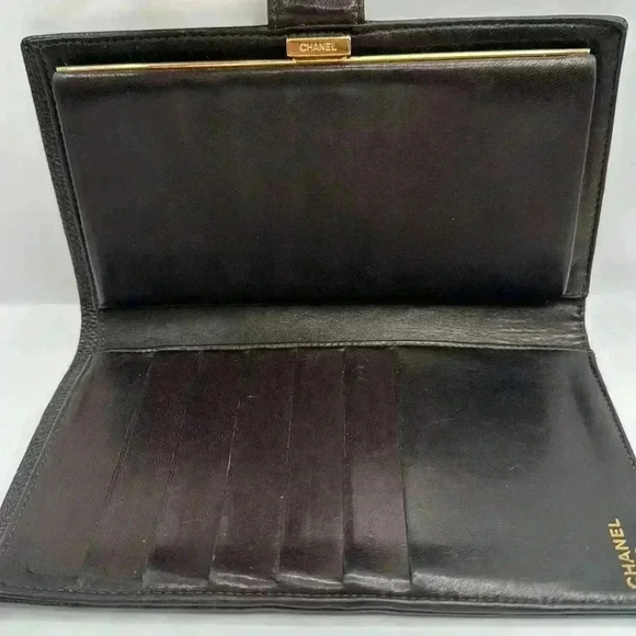 CHANEL CC Kisslock Caviar Bifold Wallet Authentic EUC with Black Box - Picture 8 of 16